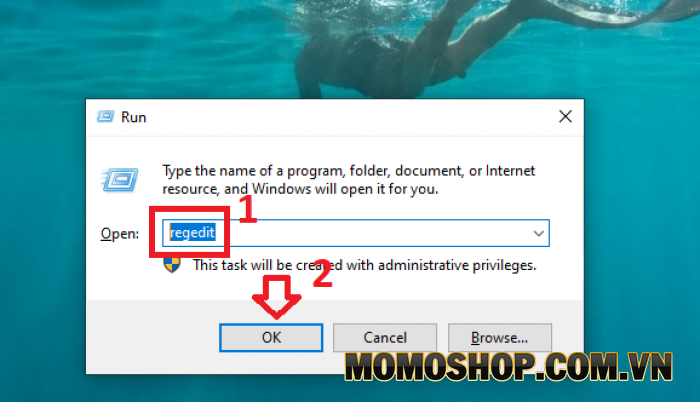 Bạn mở cửa sổ RUN (Windows + R) lên => sau đó nhập lệnh regedit và nhấn OK hoặc Enter.