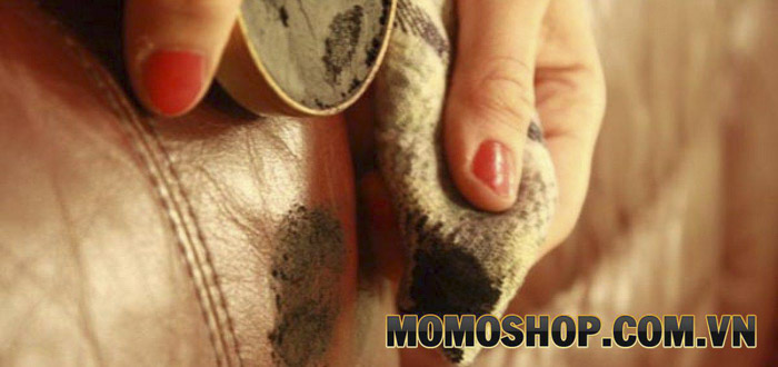 Phương pháp làm mềm đồ da bằng xi đánh giày